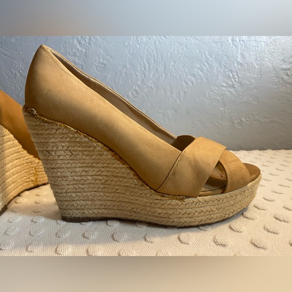 VINCE CAMUTO Womens Taryn Nubuck Jute Peeptoe Wedge - Picture 1 of 16